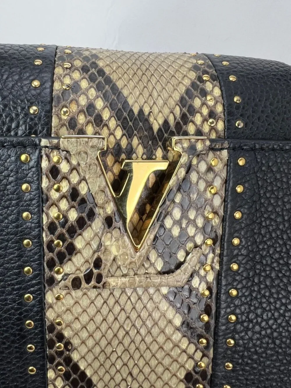 Louis Vuitton Taurillon Capucines MM Black Shoulder Bag